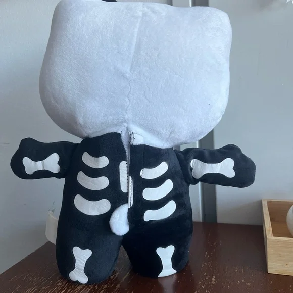 Hello Kitty Skeleton Side Stepper - Picture 2 of 2